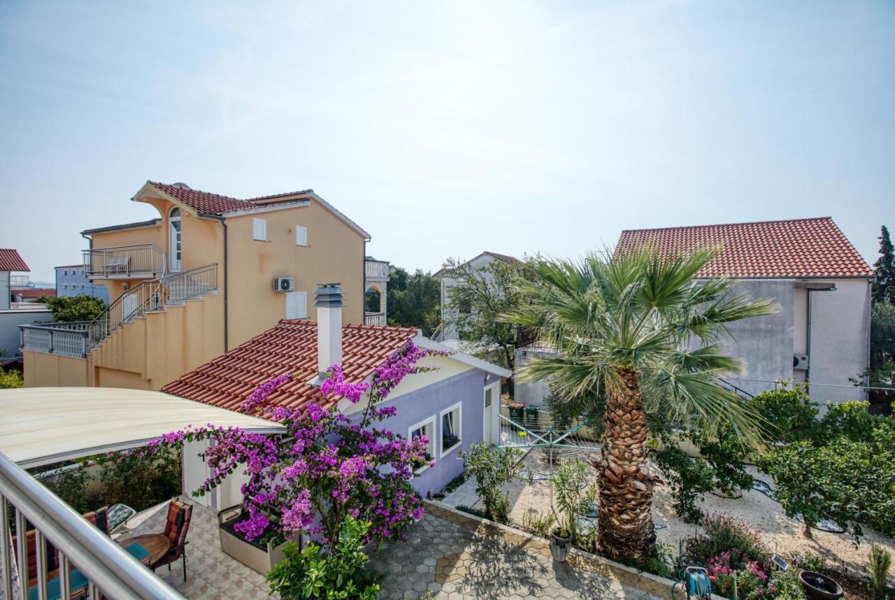 Apartments With A Parking Space Vodice - 6178 Exteriör bild